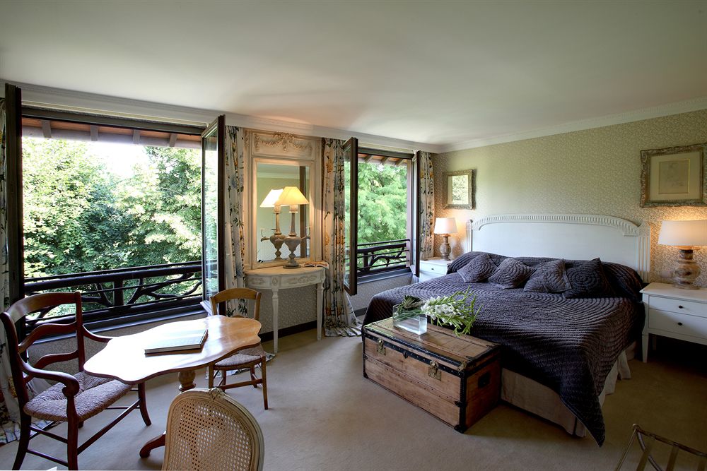 avis-Les-etangs-de-corot-visite-spa-caudalie-hotel-restaurant-brunch-les-paillotes-le-cafe-des-artistes-promenade-escapade-en-amoureux-pres-de-paris-ville-avray-offre-staycation